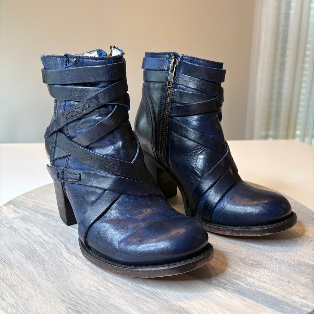 Freebird by Steven Rare Gem Blue Leather Distressed Moto Boots US Size 6
